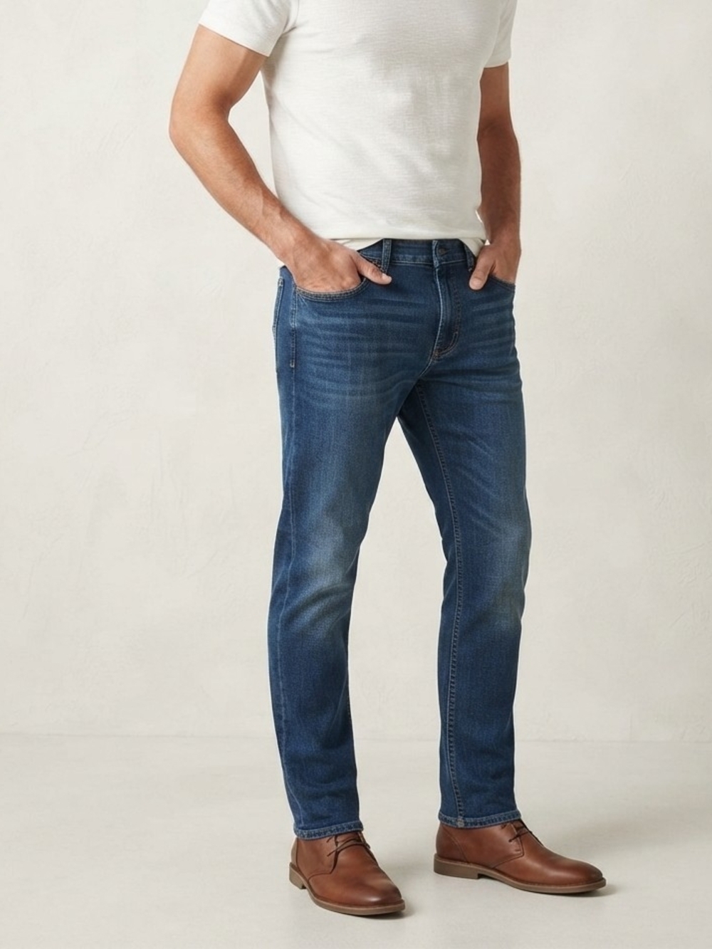 Hollister Men's Slim Jeans in Medium Blue Wash Size 34x30